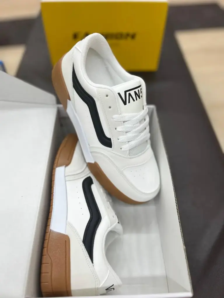 VANS SHOES 2 COLORS